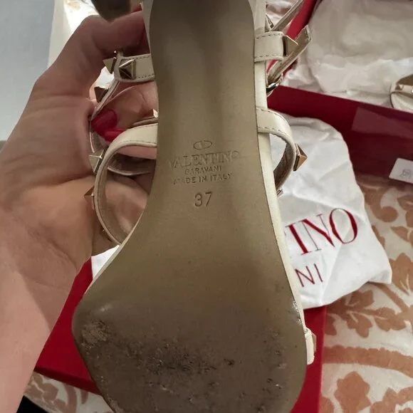 EUC Valentino White Patent Leather Rockstud Embellished T-Strap Sandals Sz 37 - Picture 6 of 10